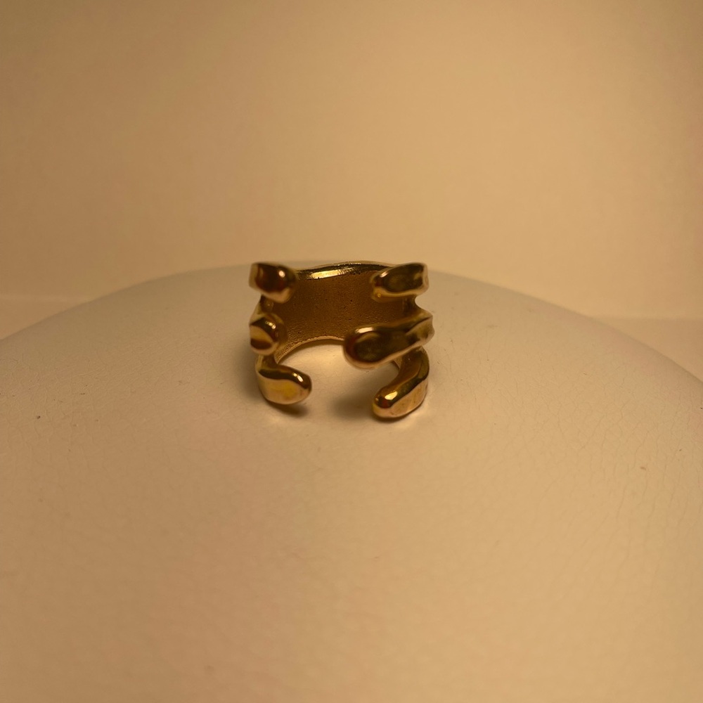 UNO de 50 Gold Modern Wrap Ring